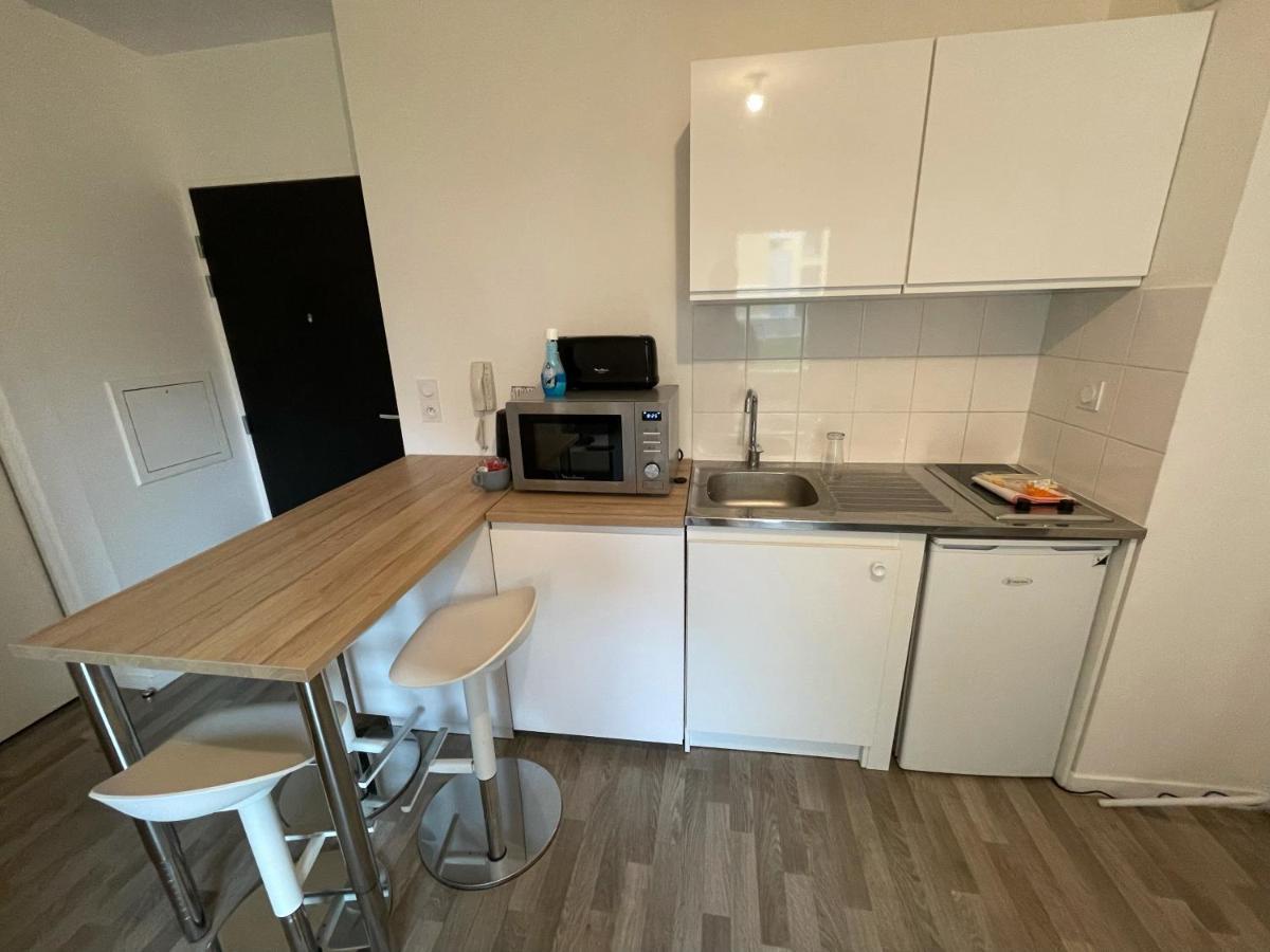 Gredi, Appt Avec Parking Et Terrasse A Caen Apartment Exterior photo
